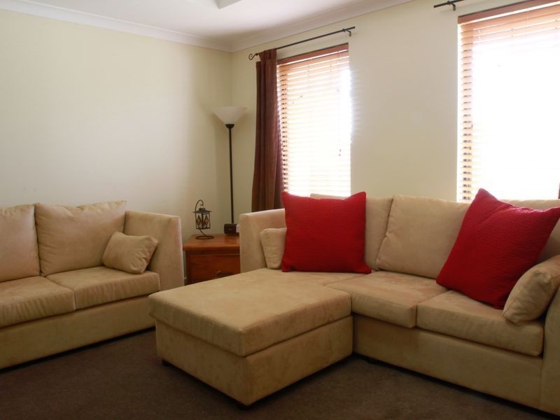 6 Royston Way, Lakelands WA 6180