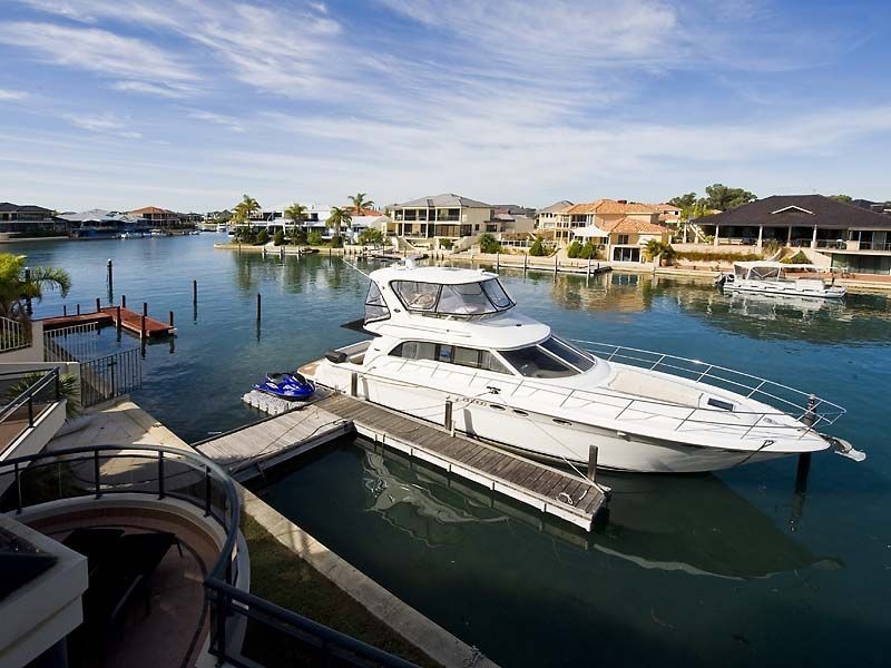 30 Santavea Mews, Halls Head WA 6210