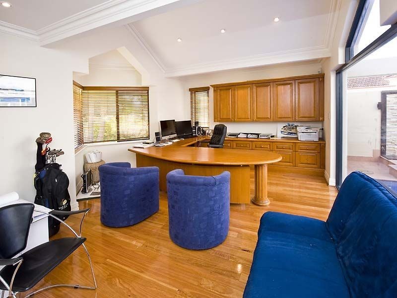 30 Santavea Mews, Halls Head WA 6210
