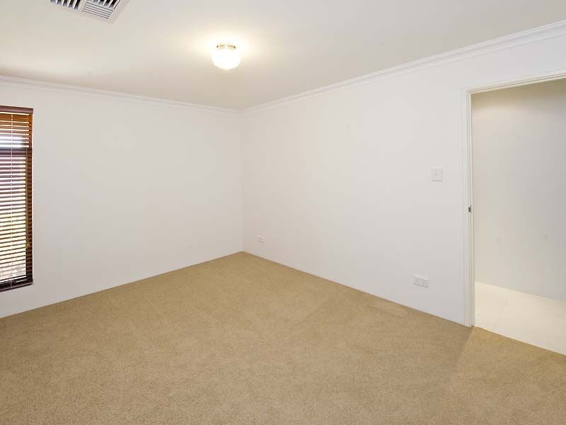 93 Cawana Parkway, Lakelands WA 6180