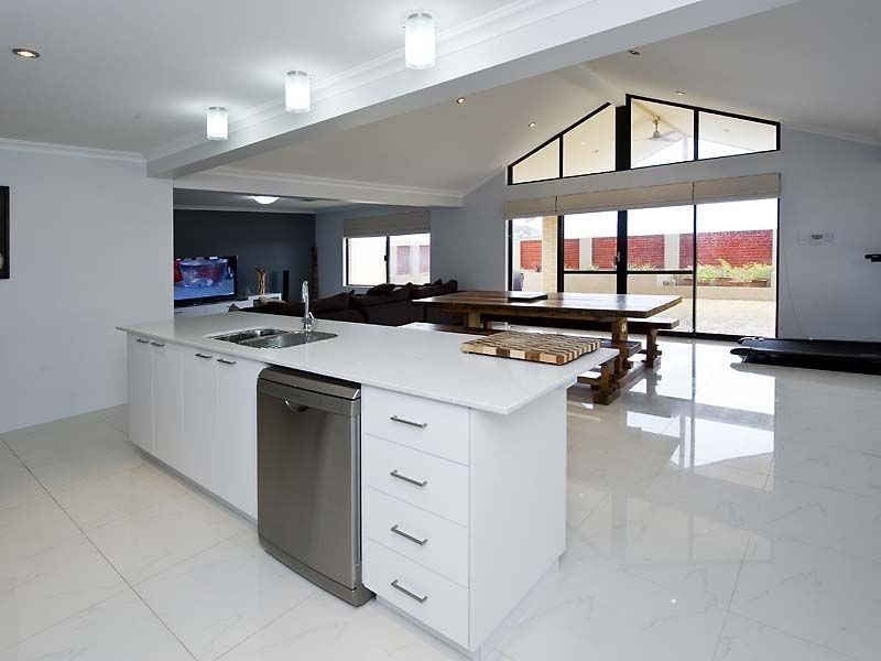 93 Cawana Parkway, Lakelands WA 6180