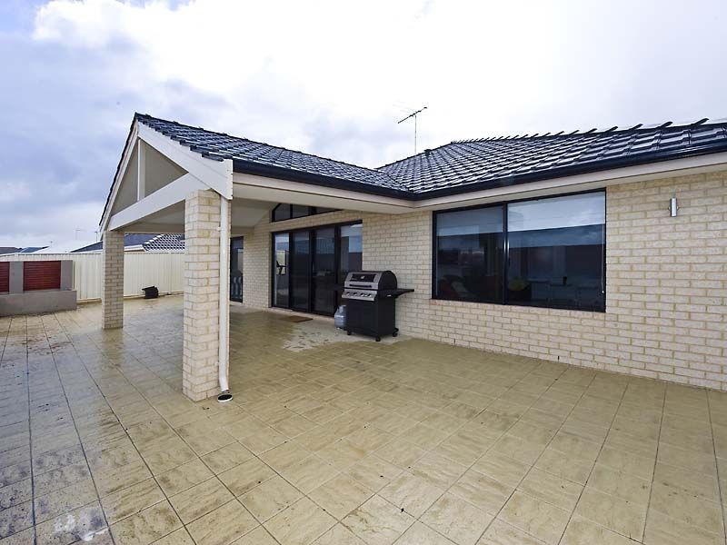 93 Cawana Parkway, Lakelands WA 6180