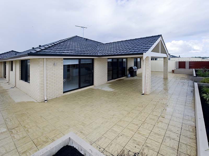 93 Cawana Parkway, Lakelands WA 6180