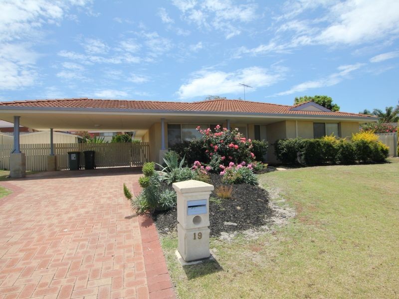 19 Malabor Mews, Halls Head WA 6210