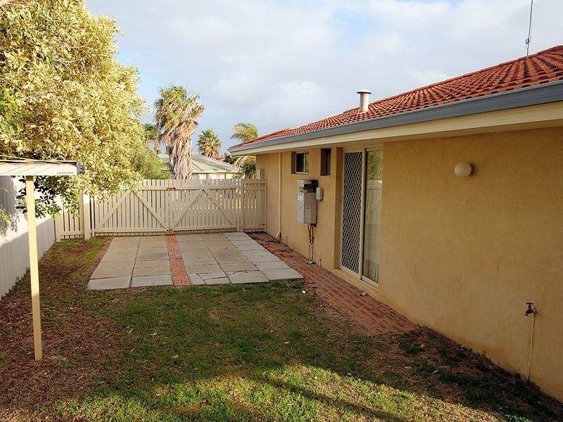 19 Malabor Mews, Halls Head WA 6210