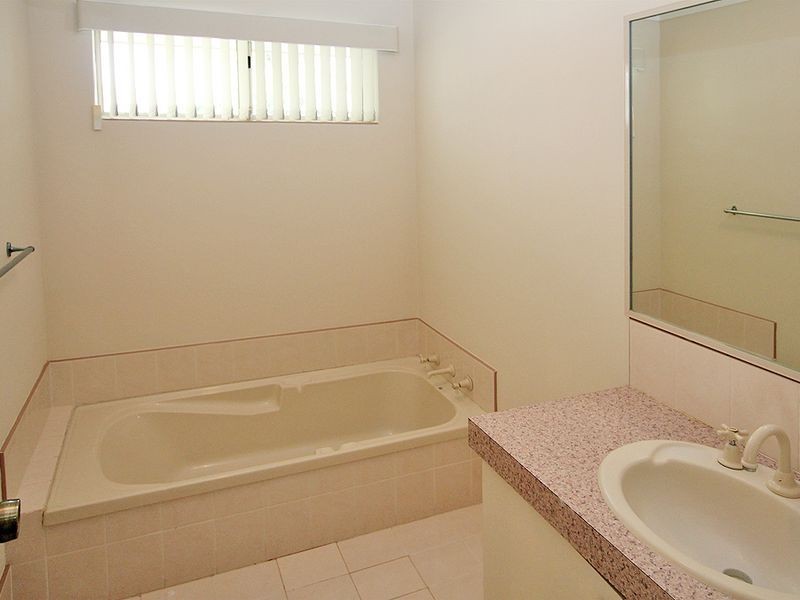 19 Malabor Mews, Halls Head WA 6210