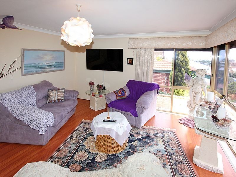 8A Magnolia Rise, Halls Head WA 6210