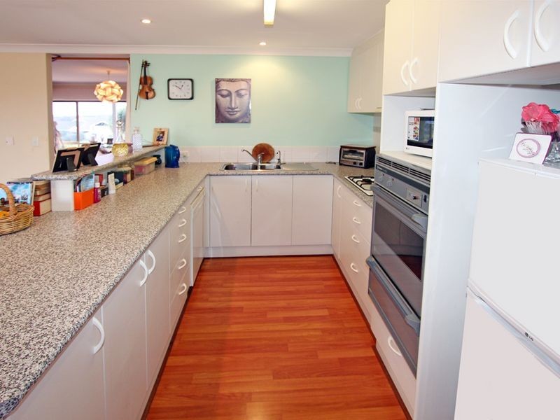 8A Magnolia Rise, Halls Head WA 6210