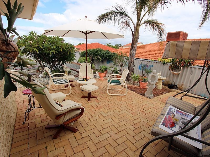 8A Magnolia Rise, Halls Head WA 6210