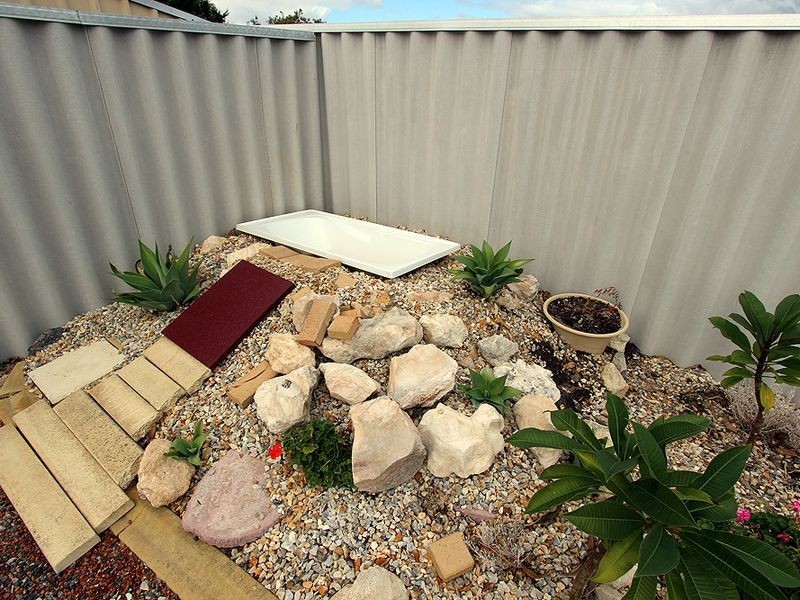 8A Magnolia Rise, Halls Head WA 6210