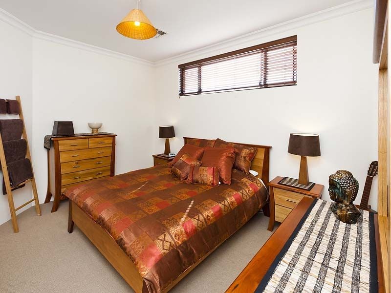 17 Calypso Road, Halls Head WA 6210