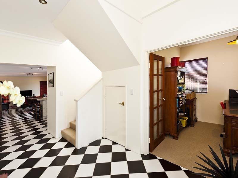 17 Calypso Road, Halls Head WA 6210