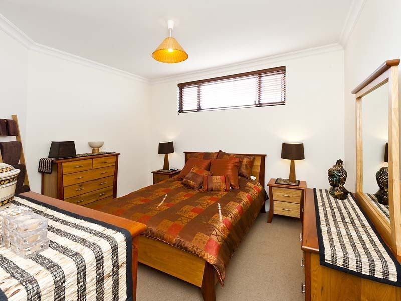 17 Calypso Road, Halls Head WA 6210