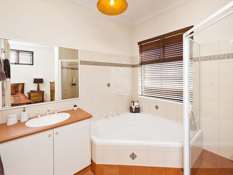 17 Calypso Road, Halls Head WA 6210