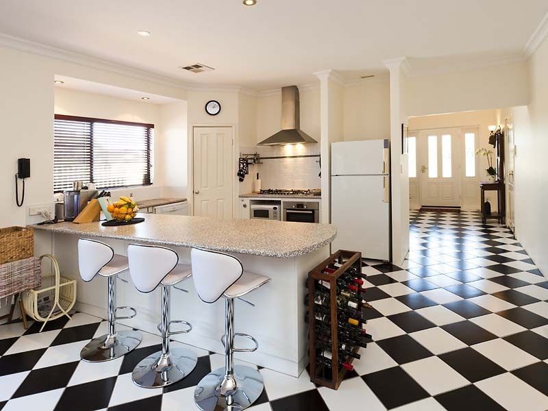 17 Calypso Road, Halls Head WA 6210