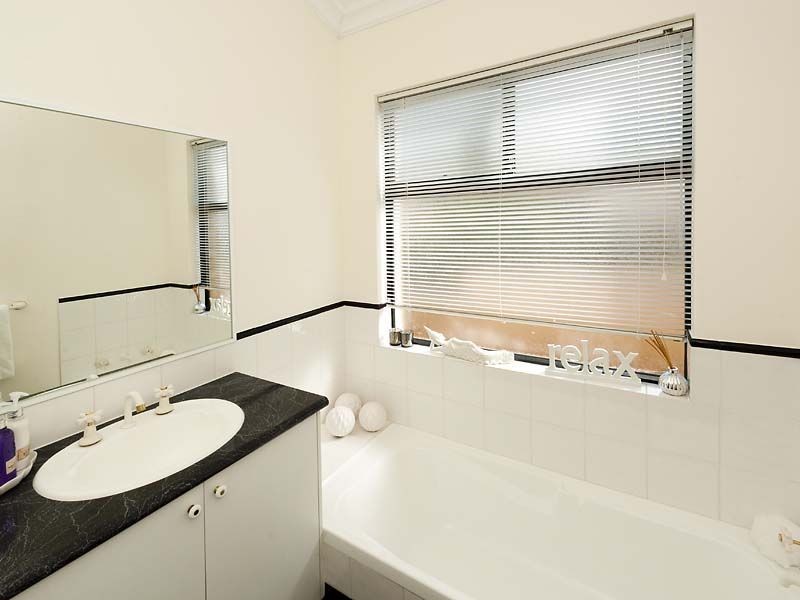 17 Calypso Road, Halls Head WA 6210