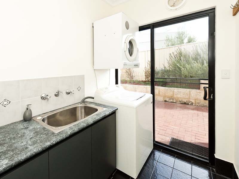 17 Calypso Road, Halls Head WA 6210