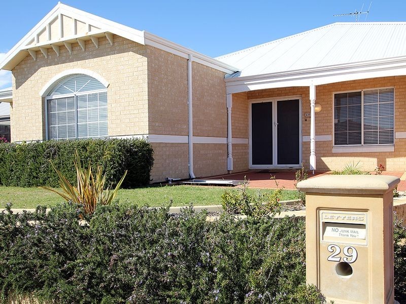 29 Seaforth Drive, Halls Head WA 6210