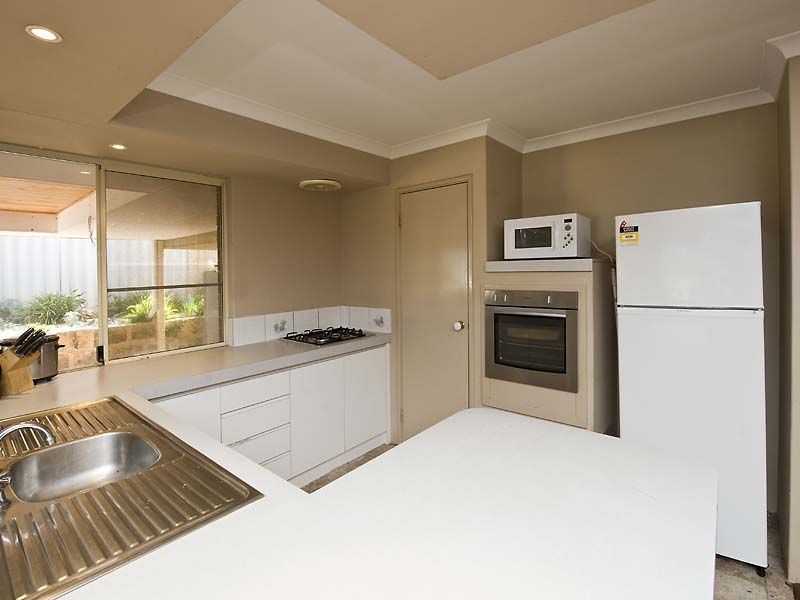 14 Satinash Retreat, Halls Head WA 6210