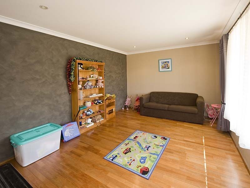 14 Satinash Retreat, Halls Head WA 6210