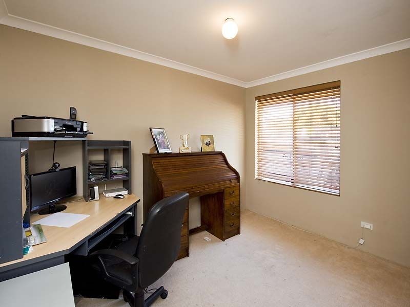 14 Satinash Retreat, Halls Head WA 6210