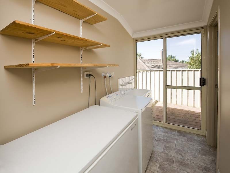 14 Satinash Retreat, Halls Head WA 6210