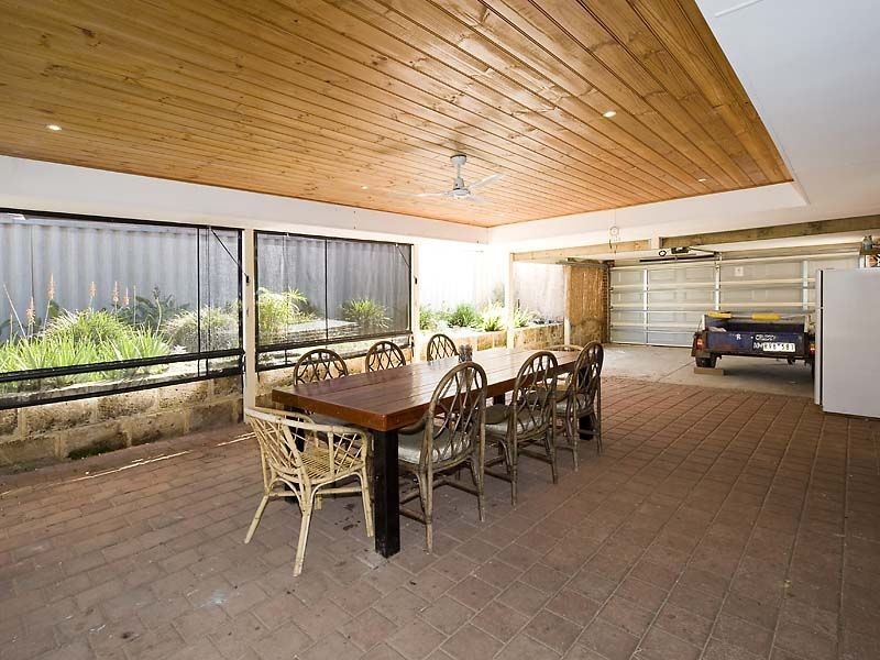 14 Satinash Retreat, Halls Head WA 6210