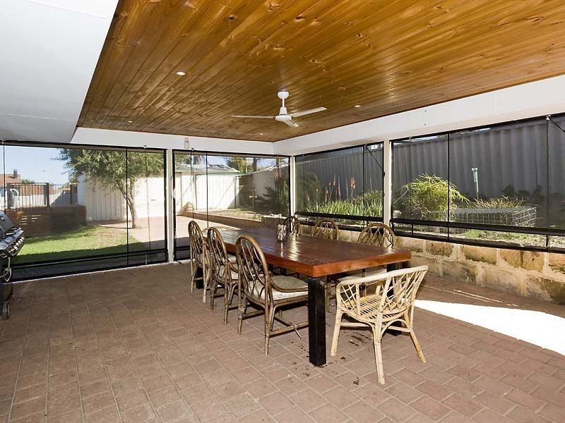 14 Satinash Retreat, Halls Head WA 6210