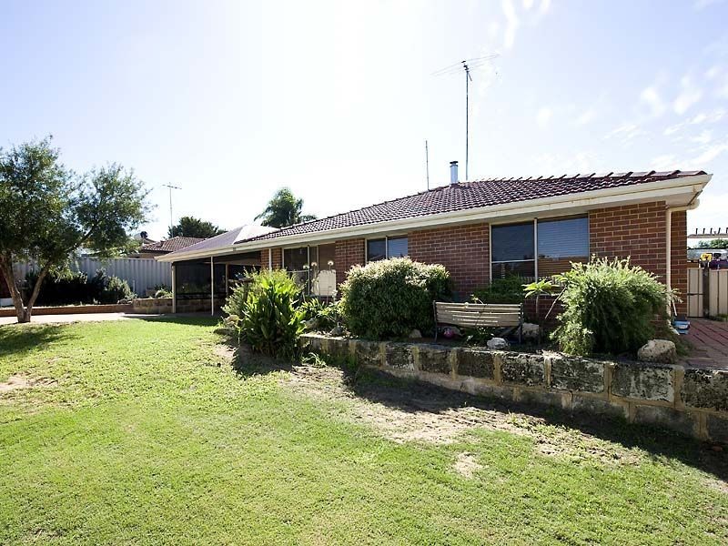 14 Satinash Retreat, Halls Head WA 6210