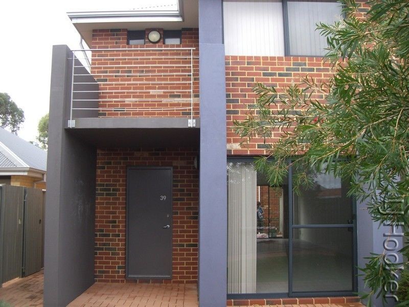 39/1 Mariners Cove Drive, Dudley Park WA 6210