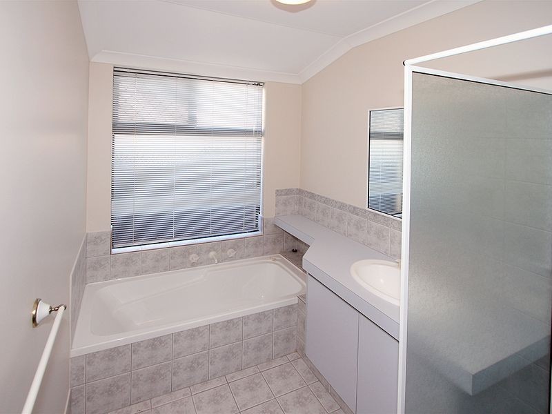 4 Keppel Mews, Halls Head WA 6210