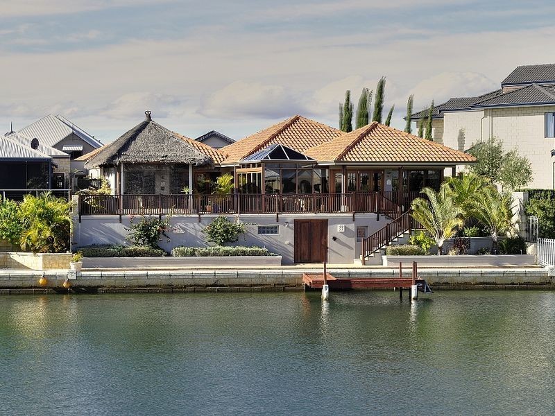 4 Brindabella Crescent, Halls Head WA 6210