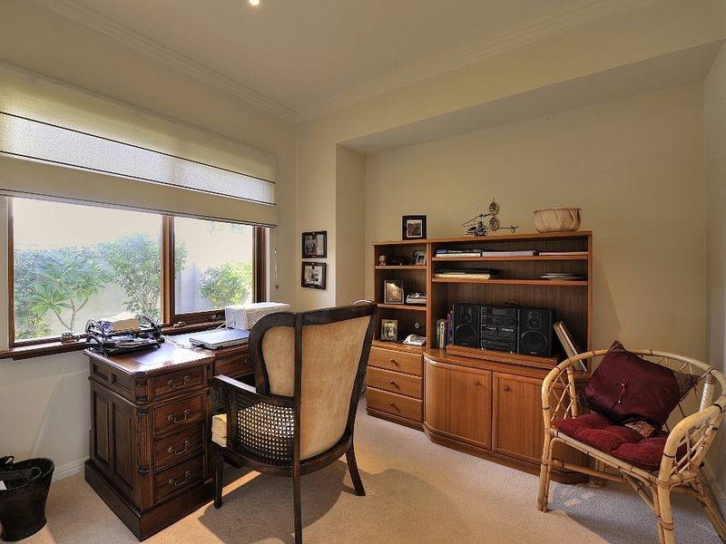 4 Brindabella Crescent, Halls Head WA 6210