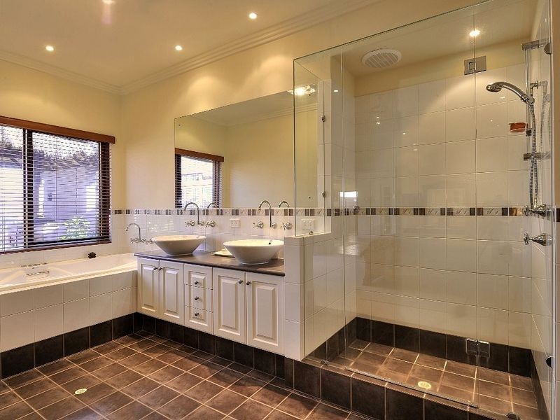 4 Brindabella Crescent, Halls Head WA 6210