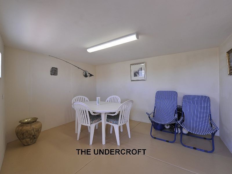 4 Brindabella Crescent, Halls Head WA 6210