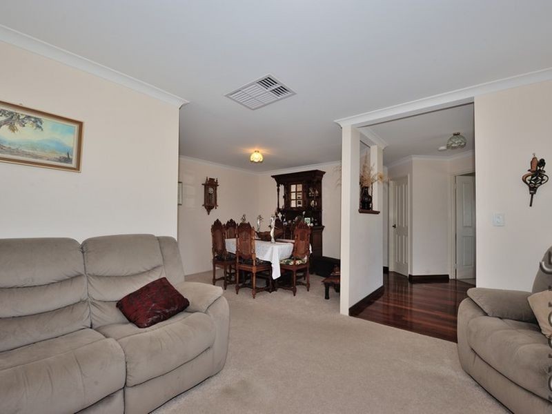 9 Penda Close, Halls Head WA 6210