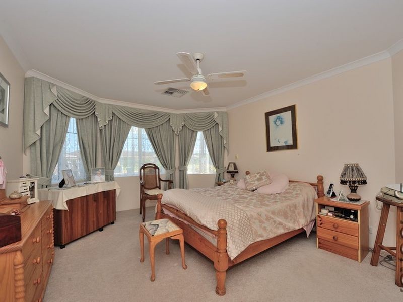 9 Penda Close, Halls Head WA 6210
