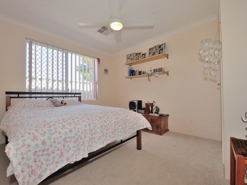 9 Penda Close, Halls Head WA 6210