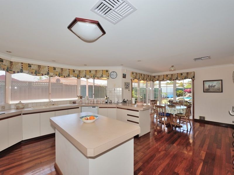 9 Penda Close, Halls Head WA 6210