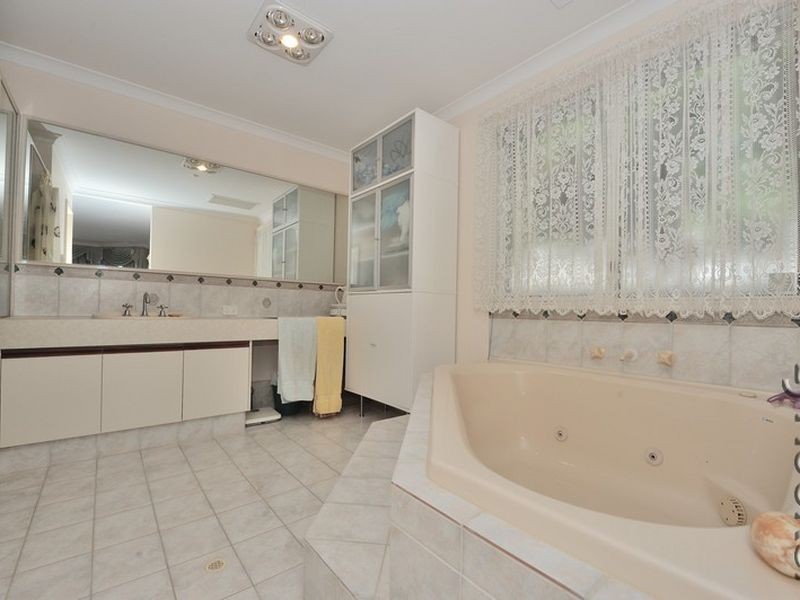 9 Penda Close, Halls Head WA 6210