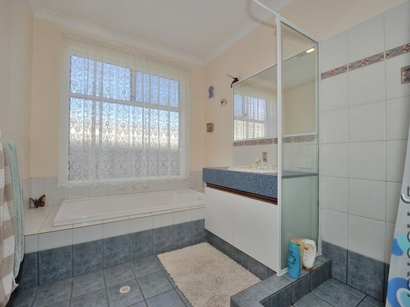 9 Penda Close, Halls Head WA 6210