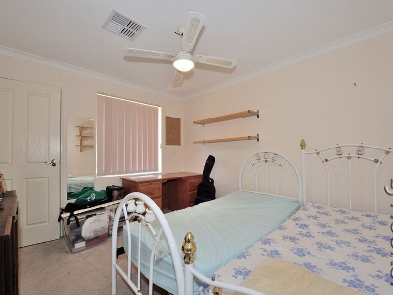 9 Penda Close, Halls Head WA 6210