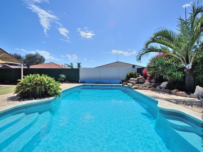 9 Penda Close, Halls Head WA 6210