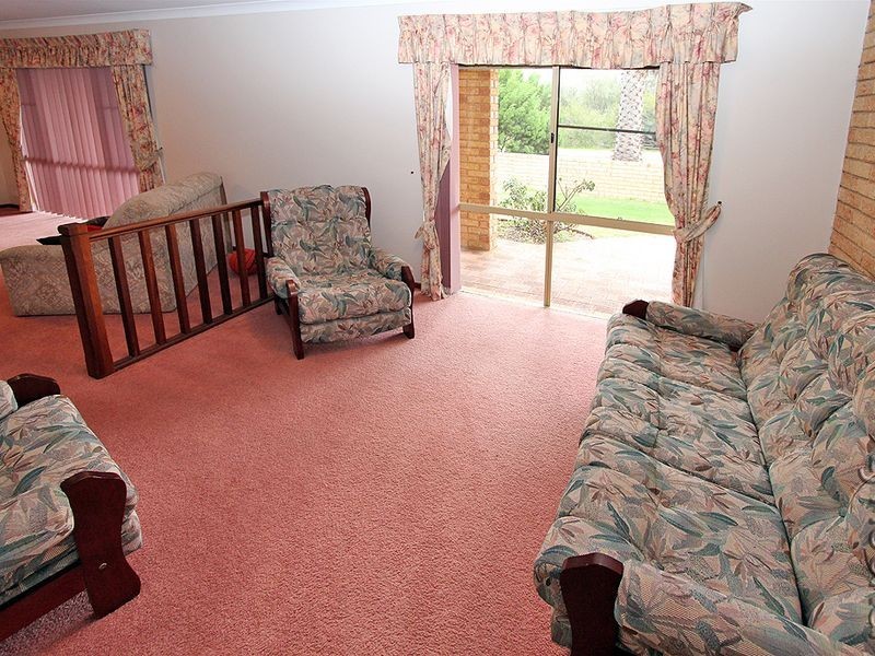 1 Clipper Way, Halls Head WA 6210