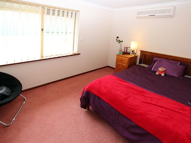 1 Clipper Way, Halls Head WA 6210