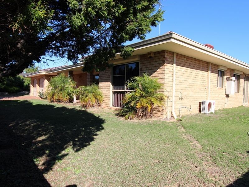 1 Clipper Way, Halls Head WA 6210