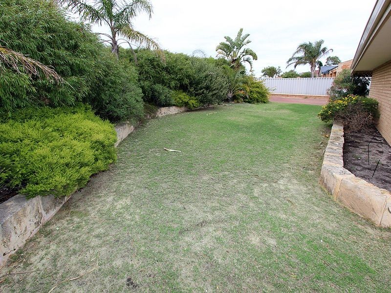 1 Clipper Way, Halls Head WA 6210