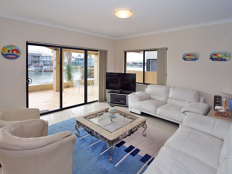 18 Santavea Mews, Halls Head WA 6210