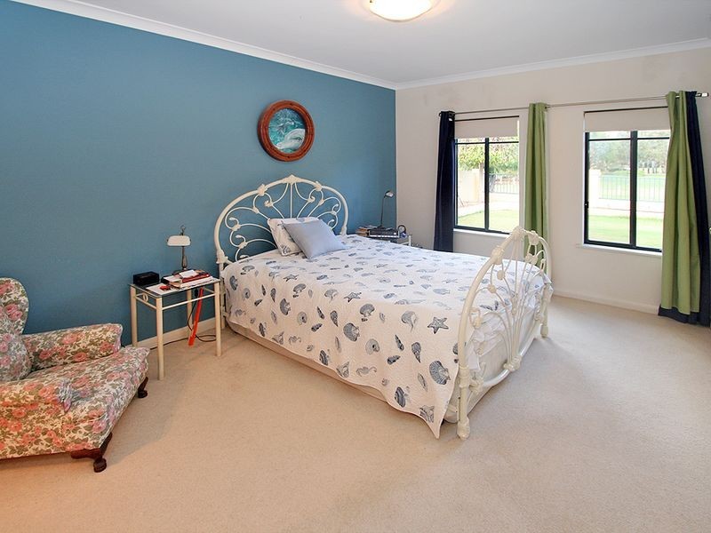 18 Santavea Mews, Halls Head WA 6210