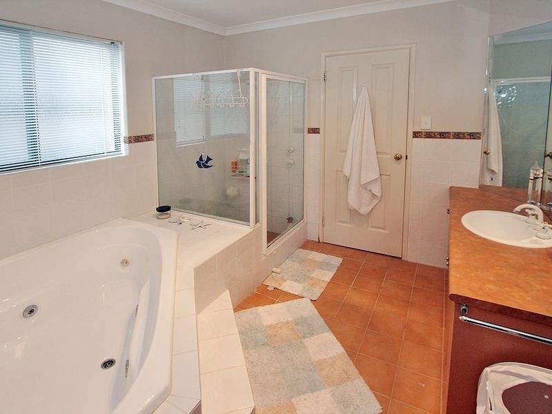 18 Santavea Mews, Halls Head WA 6210